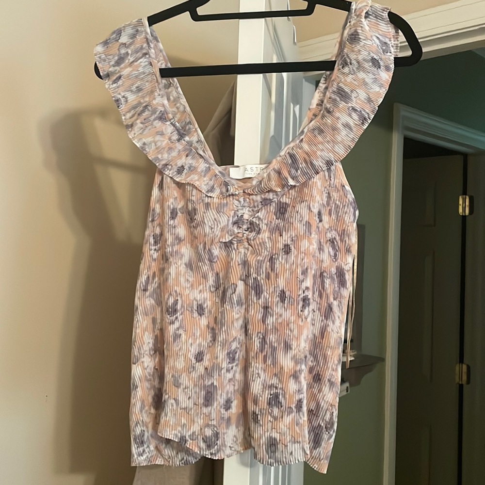 NWT ASTR THE LABEL CRINKLE TANK
